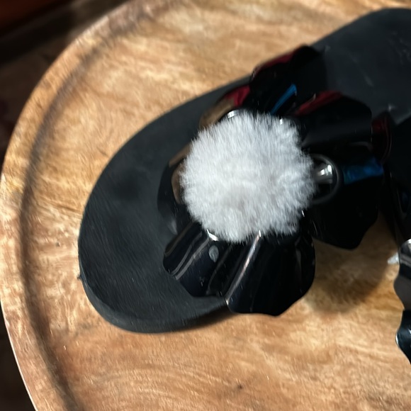 UGG - Picture 8 of 10